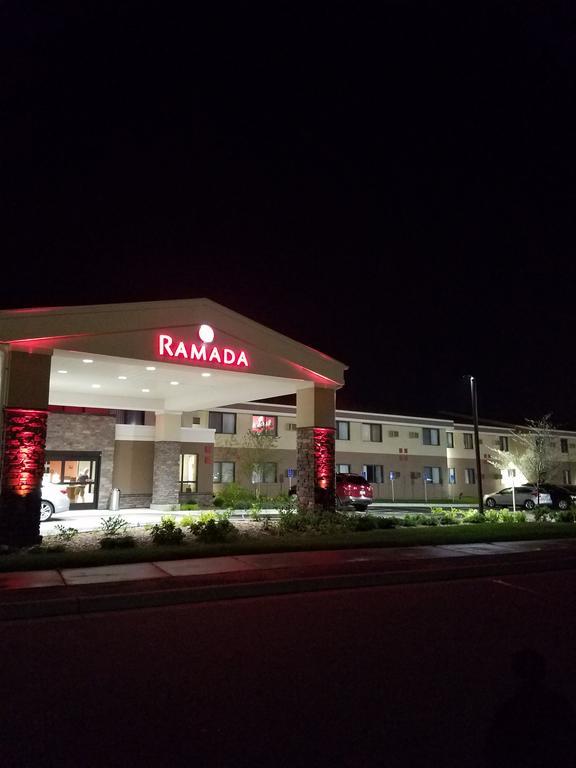 Ramada By Wyndham Minneapolis Golden Valley Exterior foto